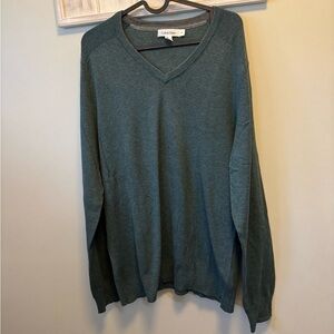 Calvin Klein Men's green V-Neck Sweater